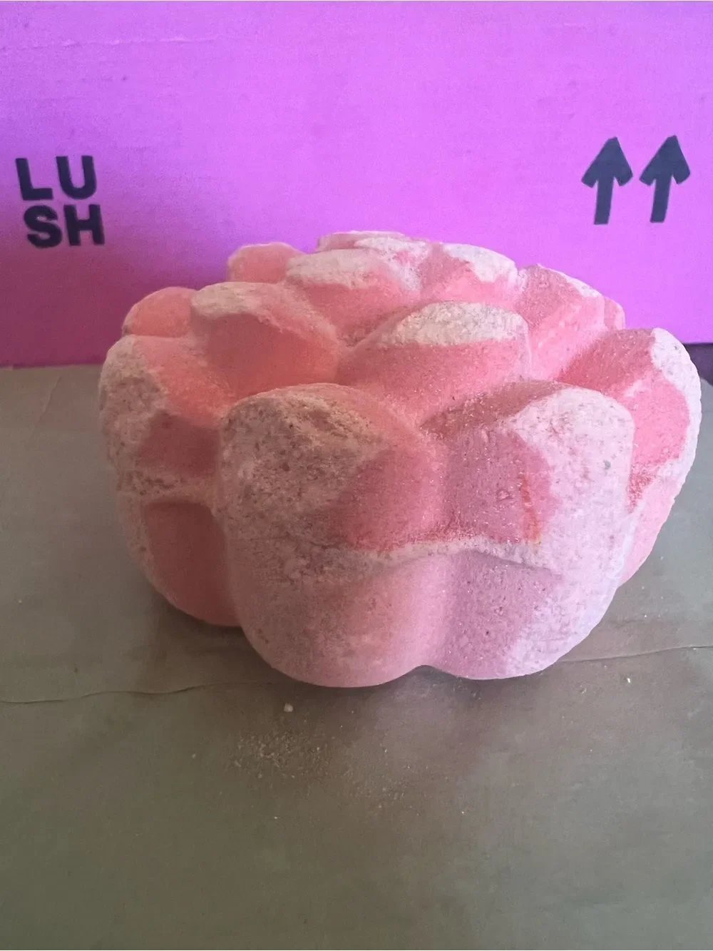 Lush Comforter Rose Bath Bomb 5.2 oz Brand New